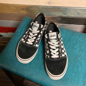 Youth checkered vans size 3.5